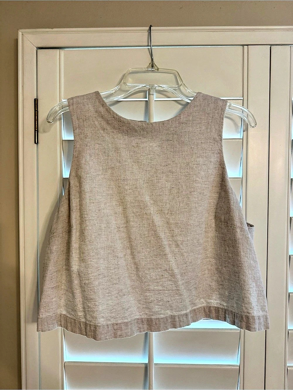 Banana Republic Linen Blend Sleeveless Top in Beige Size Medium